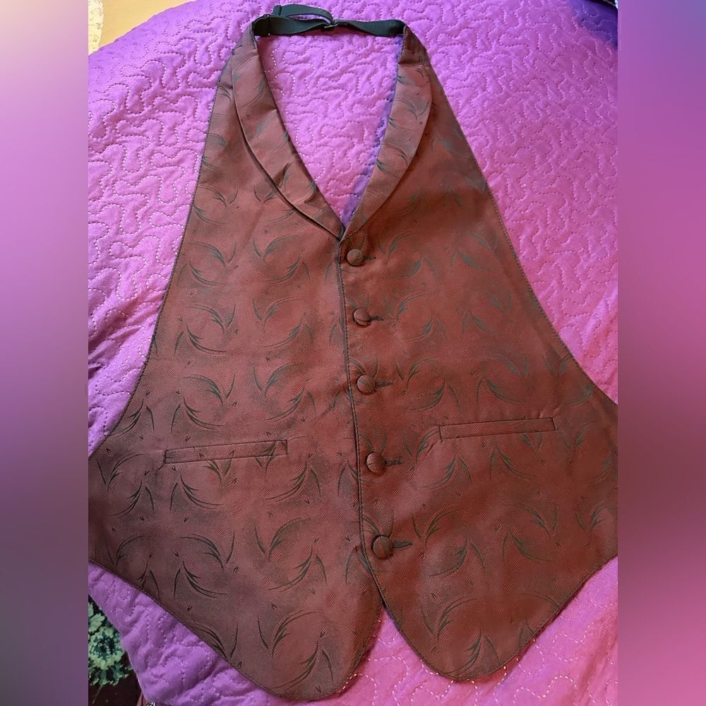 Tux beautiful maroon & black vest XXL adjustable at neck and back